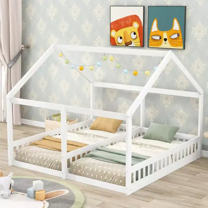 Lits plateformes de maison en bois pour lits jumeaux au design moderne avec 2 lits partagés