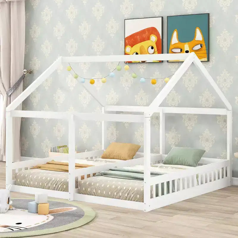 Lits plateformes de maison en bois pour lits jumeaux au design moderne avec 2 lits partagés
