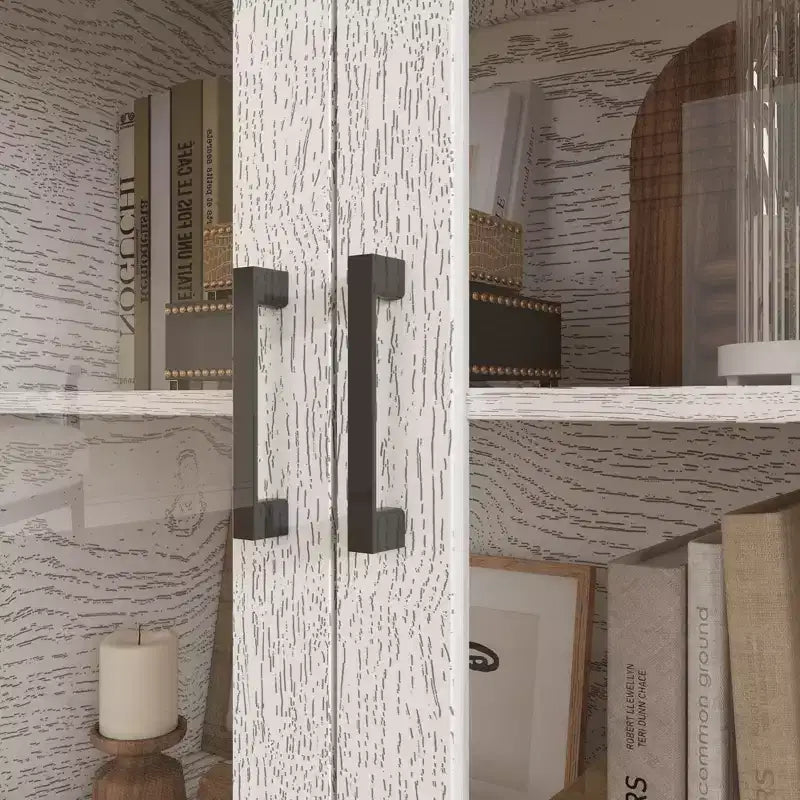 Armoire de rangement raffinée blanche avec accents: Rangement élégant avec une riche finition en grain de bois