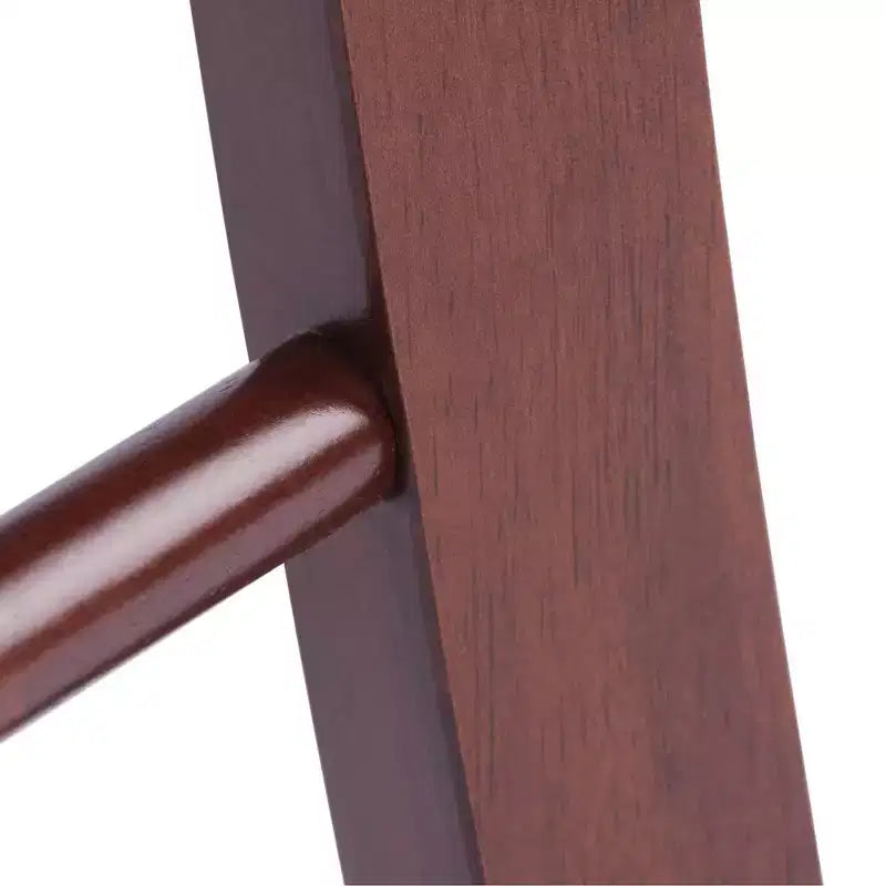 Chaises Renaissance à dossier trou de serrure en noyer