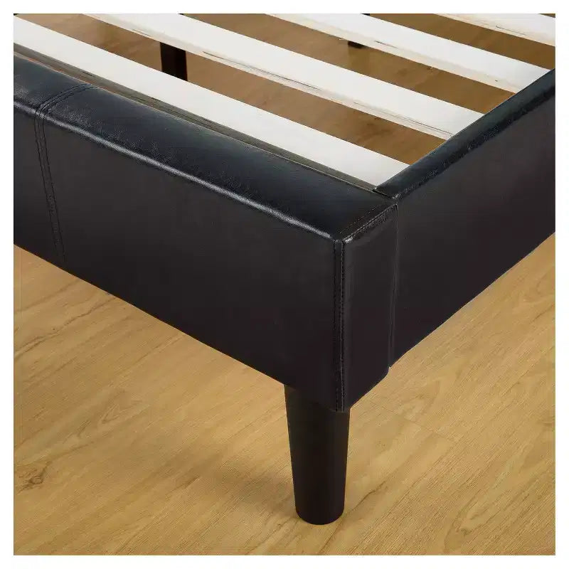 Lit plateforme en similicuir marron foncé