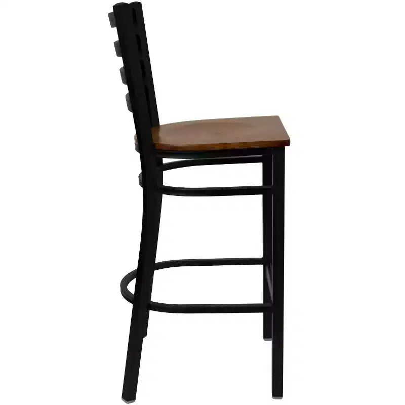 Tabouret de bar en métal avec dossier à barreaux pour restaurant