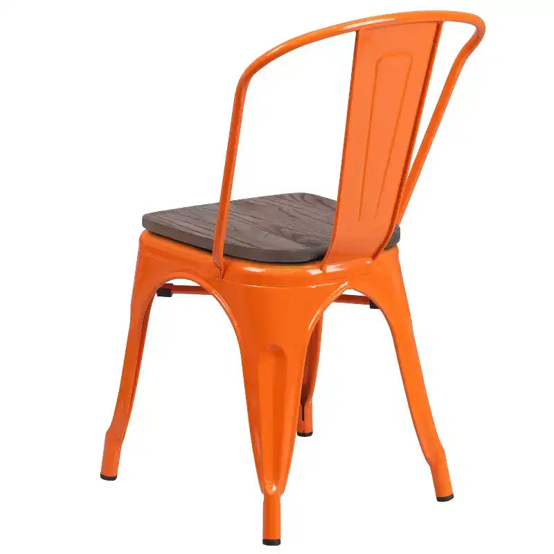 Chaise empilable en métal avec assise en bois