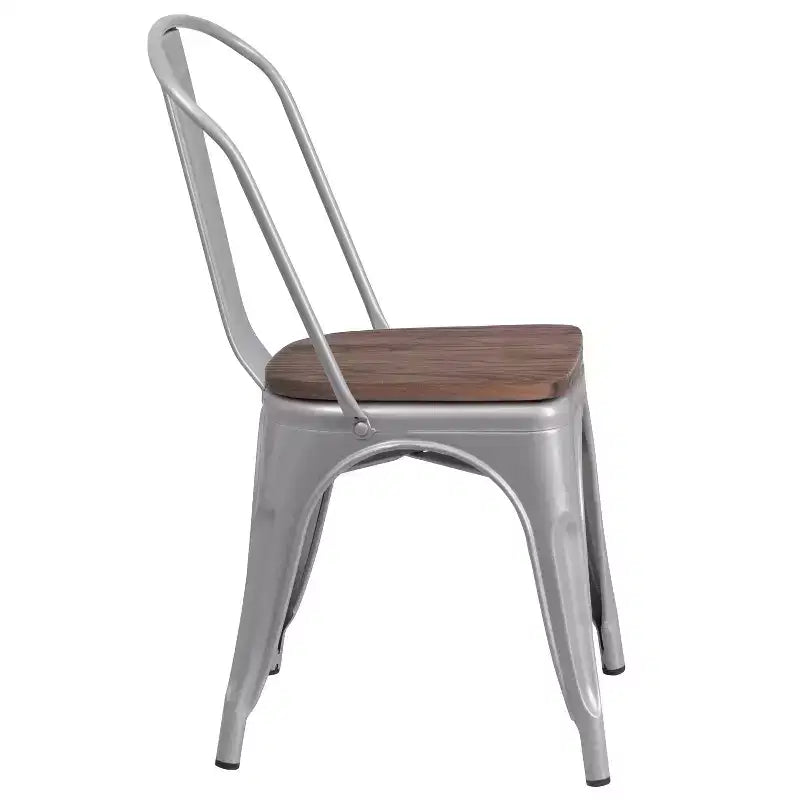 Chaise empilable en métal avec assise en bois