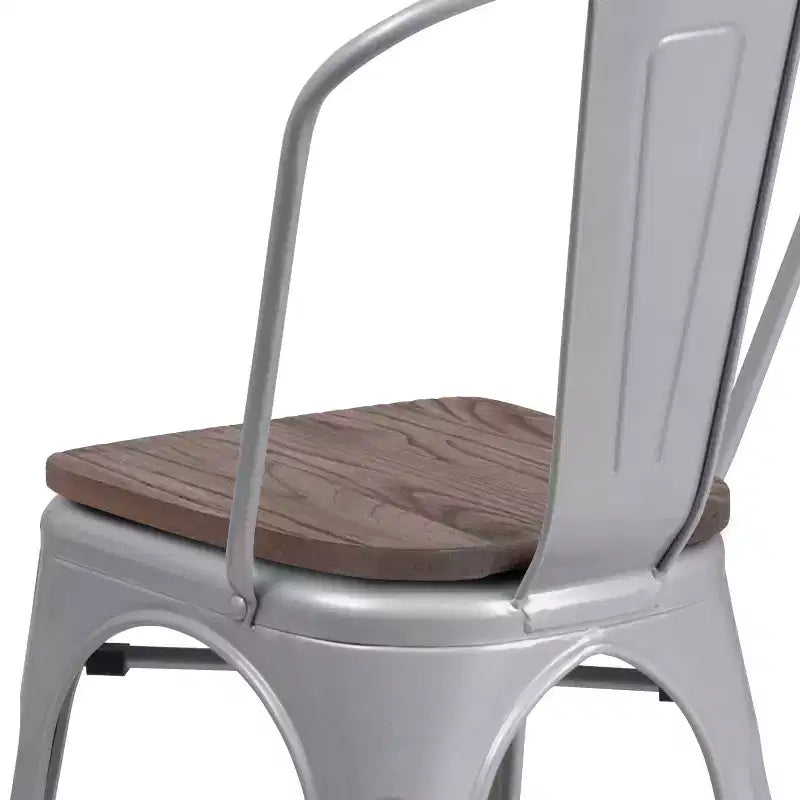 Chaise empilable en métal avec assise en bois