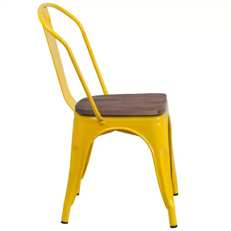 Chaise empilable en métal avec assise en bois