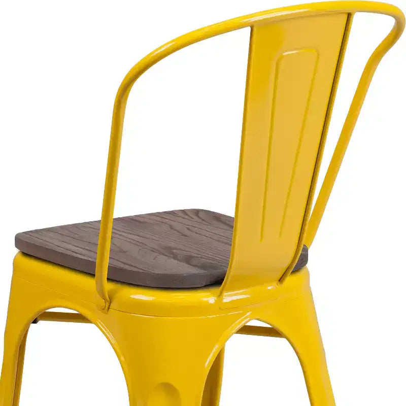 Chaise empilable en métal avec assise en bois