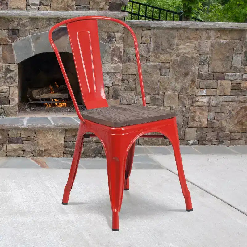 Chaise empilable en métal avec assise en bois
